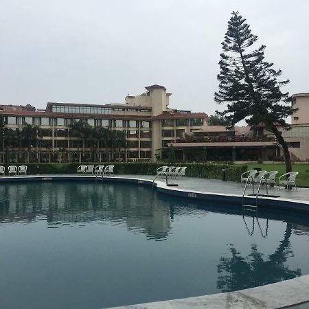 Hotel Mountview Chandigarh Exterior photo